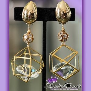 Antreina's Gold Dangle Clip Earrings